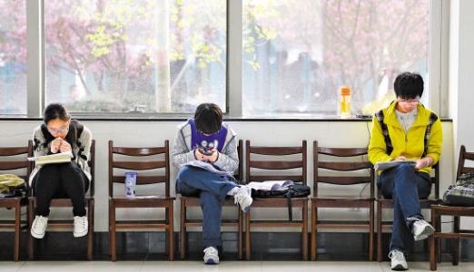 在校大学生怎么挣钱？大学生怎么利用手机赚钱