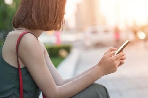 女人赚钱做什么好？适合女人在家用手机赚钱的软件介绍